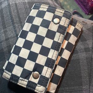 Checkered Wallet looks like Vans, Chain attachment